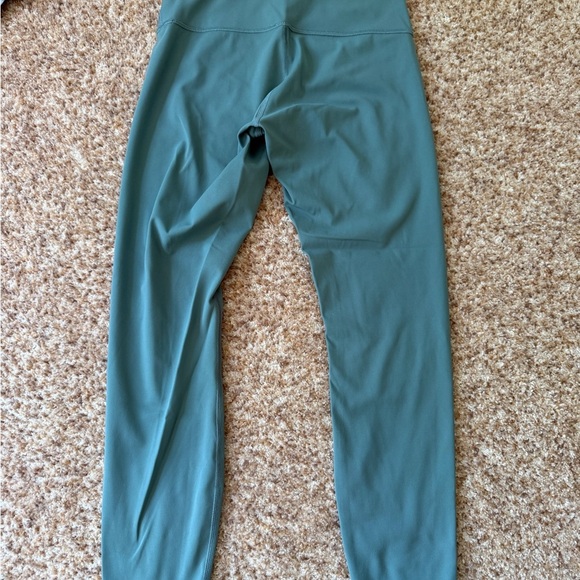 Lululemon Wunder Under High-Rise Tight Women 8 Teal (peloton) on leg - Picture 2 of 6